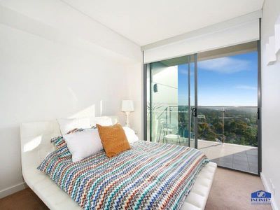 R213 / 200-220 Pacific Highway, Crows Nest