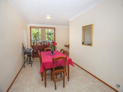 6 Sandalwood Road, Farmborough Heights