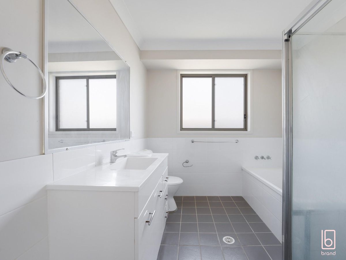 5 Dahlia Avenue, Hamlyn Terrace