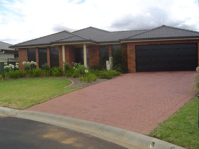 10 Ashlundie Circuit, Dubbo