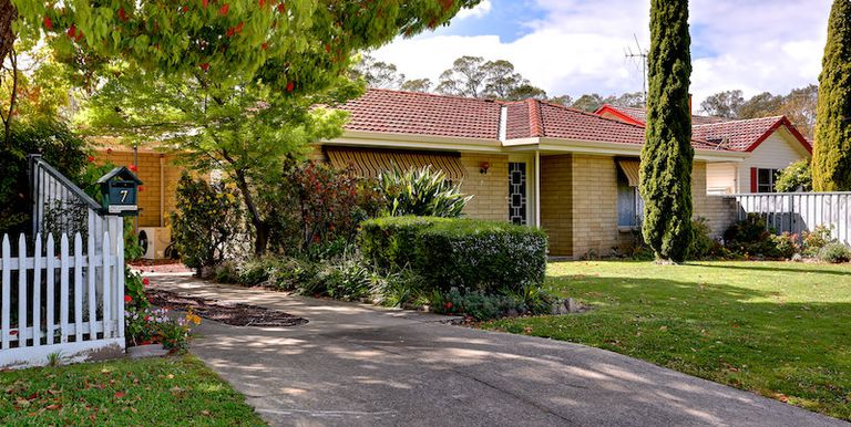 7 Charman Ave, Euroa