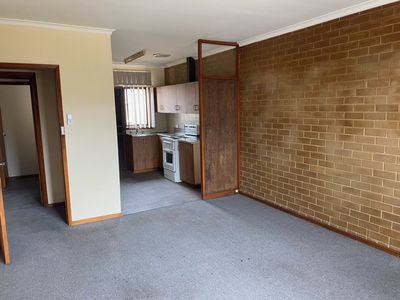 2 / 14 Manly Street, Werribee