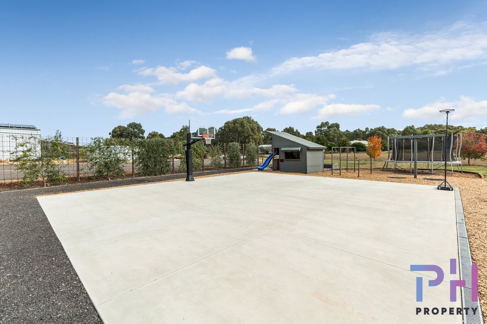 223 Schumakers Lane, Maiden Gully PH Property