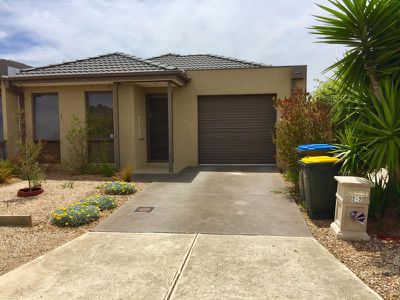 2/2 Lilly Pilly Close, Werribee