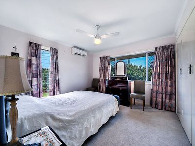 27 Sunstone Street, Manly West