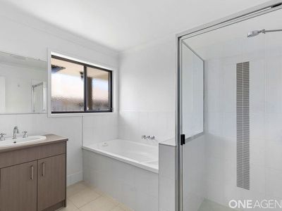 12 Santa Maria Avenue, Urraween