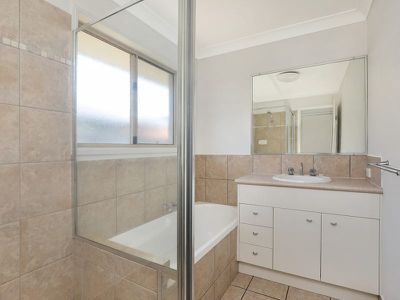 21 Pembroke Crescent, Sippy Downs