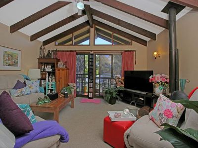 37 Kings Point Drive, Kings Point