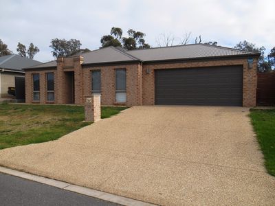 18 REDBOX DRIVE, Thurgoona