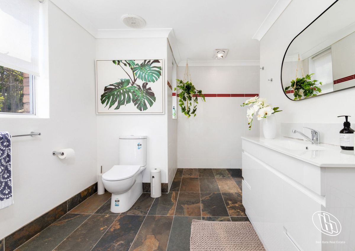 11 Hillcrest Avenue, North Narooma