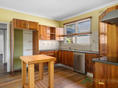 5 Wermatong Avenue, Mount Beauty