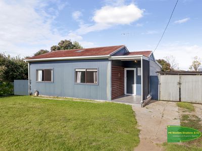 8 Moresby Way, West Bathurst