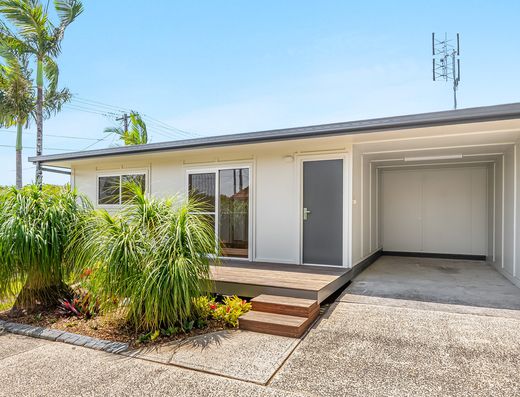 Modern 2 Bedroom Duplex