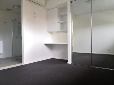 06 / 104-106 Central Lane, Gladstone Central