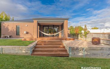 14 Cowdray Crescent, Officer