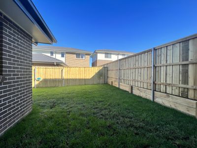 8 Potts Street, Oran Park