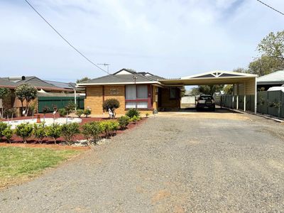 28 Elder Road, Griffith