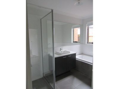 5 Middleton Road, Armstrong Creek