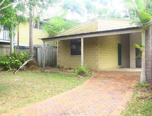Cute Character Home, Close to Everything image 1
