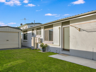 2 Grove Crescent, Beachmere