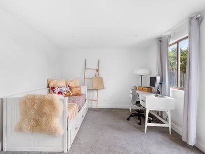 17 Tudor Road, Sunshine North