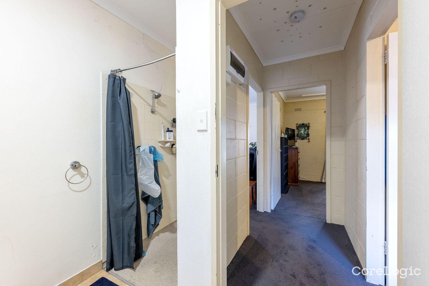 2 / 5 Schwarz Avenue, Horsham