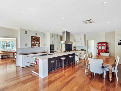 10 Ferrier Street, Mount Macedon