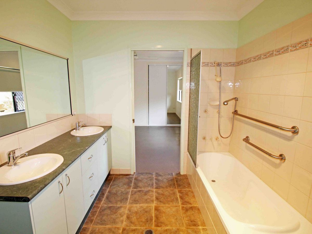 7 Jannina Drive, Atherton