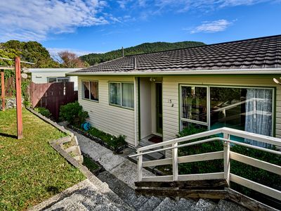 15B Florio Terrace, Tawa