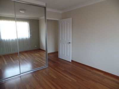 9 / 5 Forbes Street, Warwick Farm
