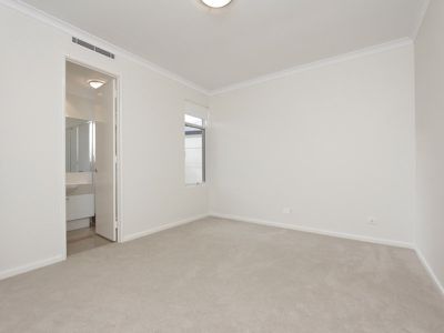 5 Grasstree Way, Churchlands
