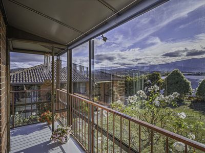 407 Village Drive, Kingston