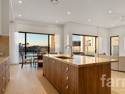 3 / 2 Lyra Avenue, Hope Island
