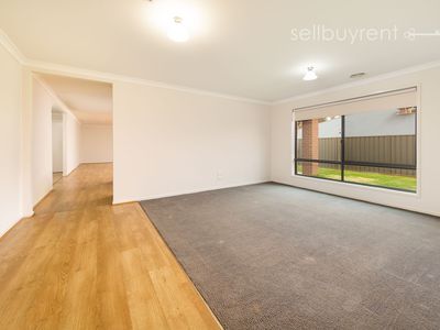 26 REDBOX DRIVE, Thurgoona