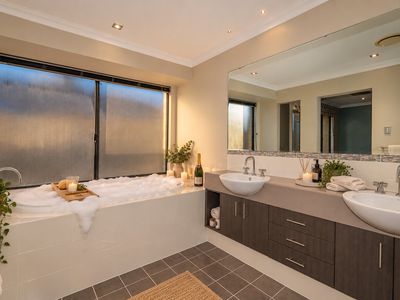 8 Edgar Link, Piara Waters