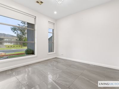 25 Emblem Way, Craigieburn