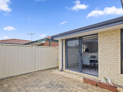 2 / 7 Barfield Road, Hammond Park
