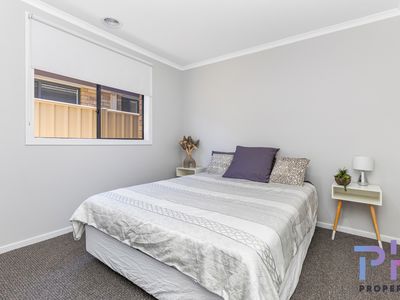 5 / 4-6 Greenview Circuit, Epsom