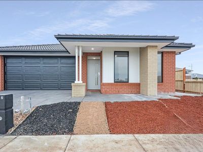 2 Yard Street, Mambourin