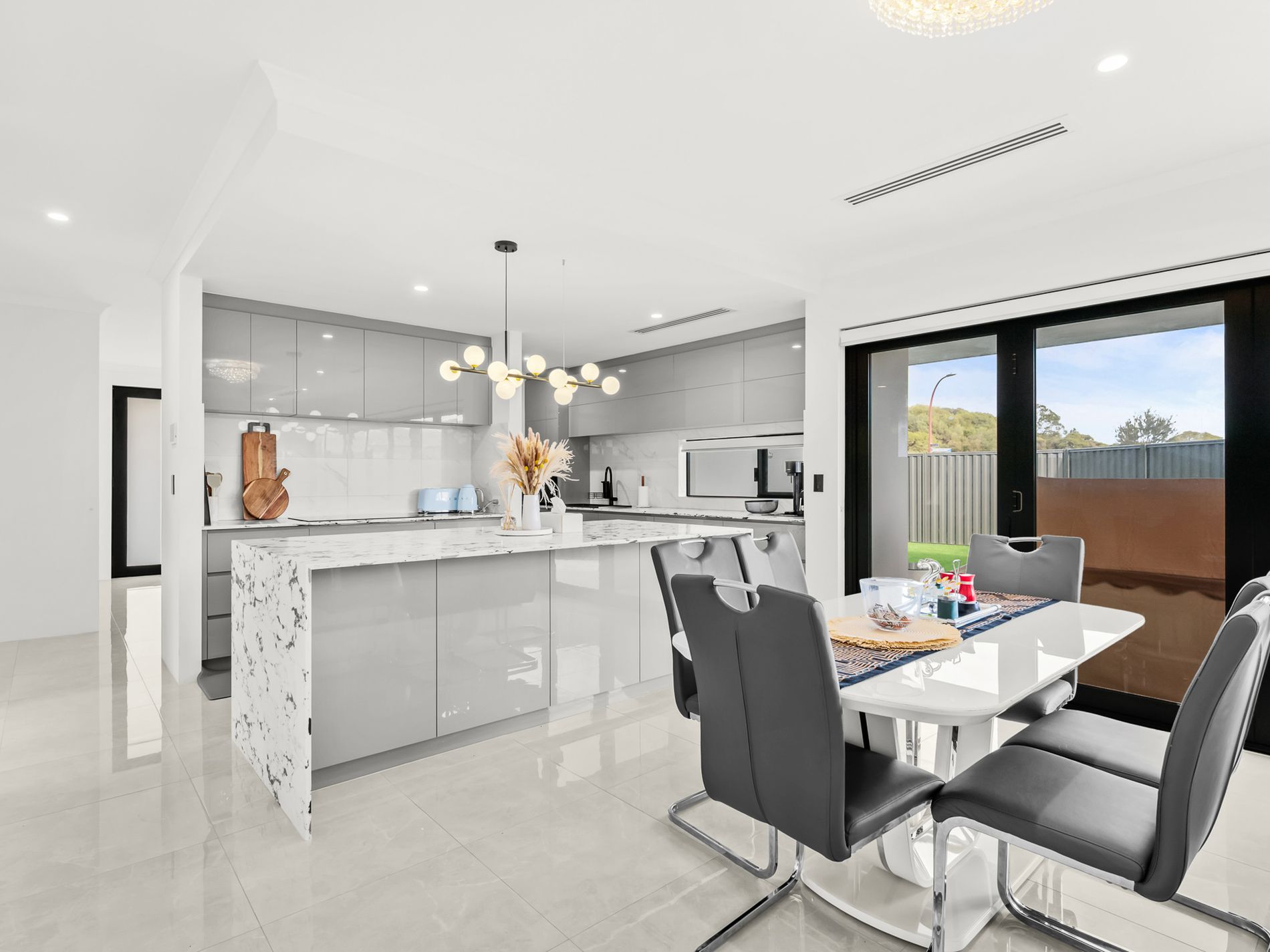21 Barnevelder Bend, Southern River