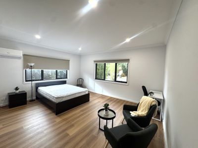 8 Loddon Court, Werribee