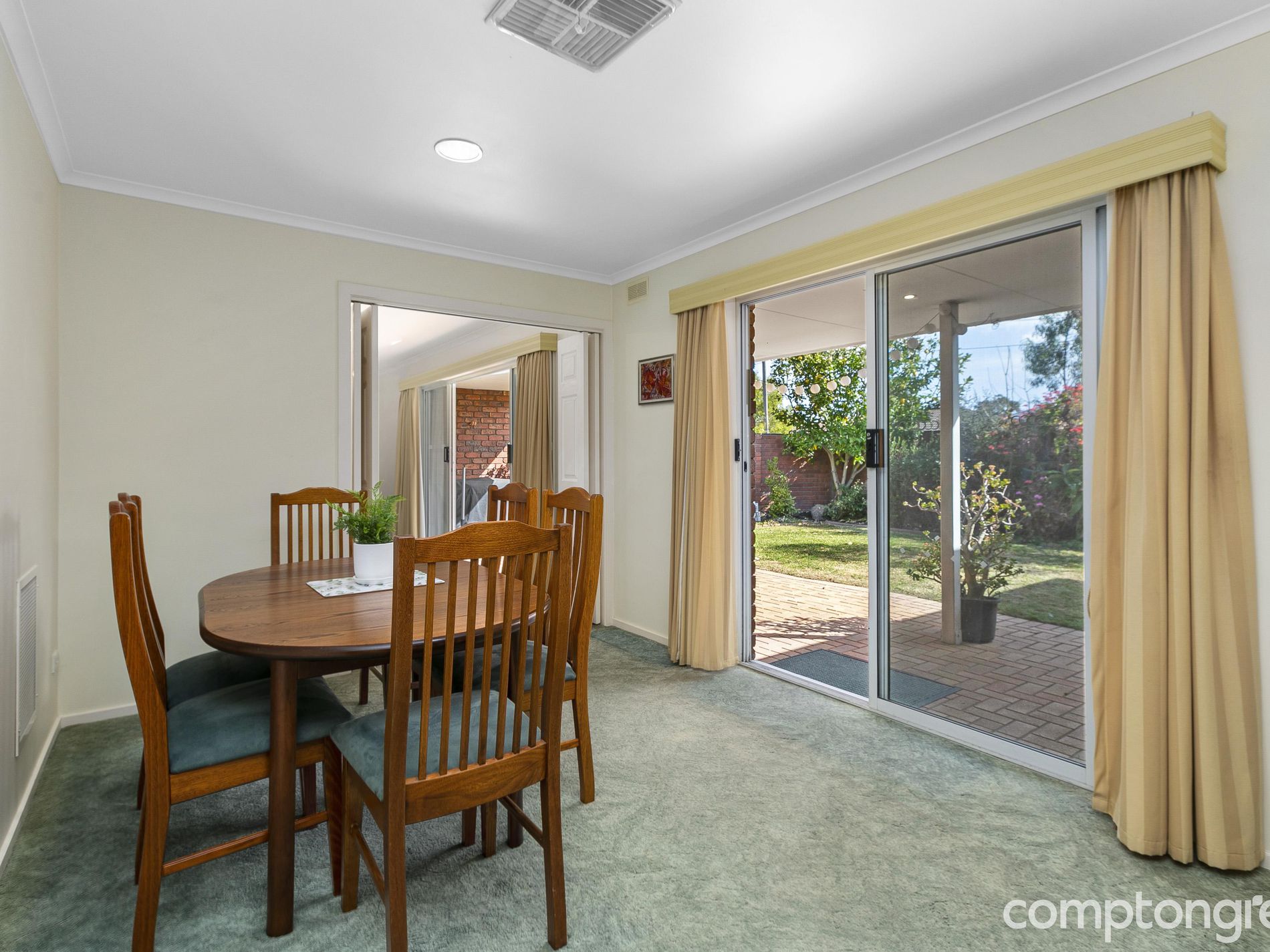 17 Rebecca Crescent, Altona Meadows