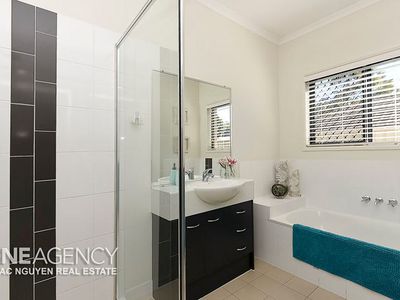 45 Hinchinbrook Cct, Forest Lake