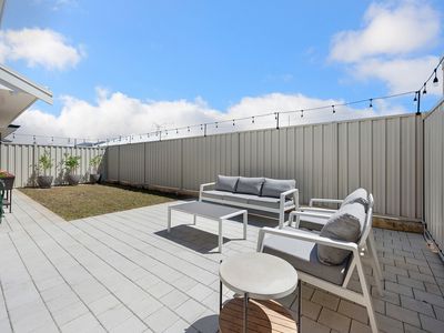 18 Lancaster Loop, Piara Waters