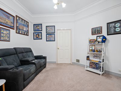 4 Chapman Drive, Somerville