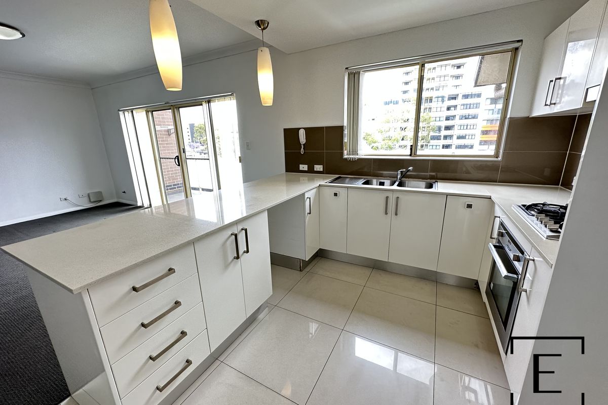 11 / 4 Bridge Road, Homebush