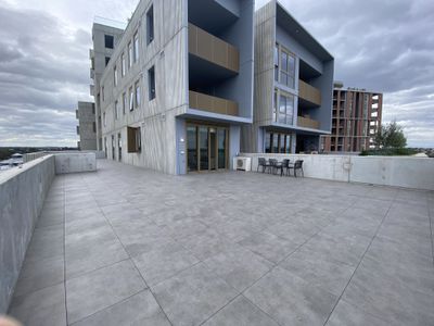 710 / 20 Wardens Walk, Coburg