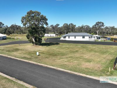 2 LAGOON COURT, Woodgate