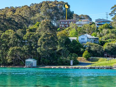 11 Hillcrest Avenue, North Narooma