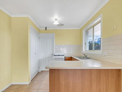 4 Finchley Park Crescent, Tarneit